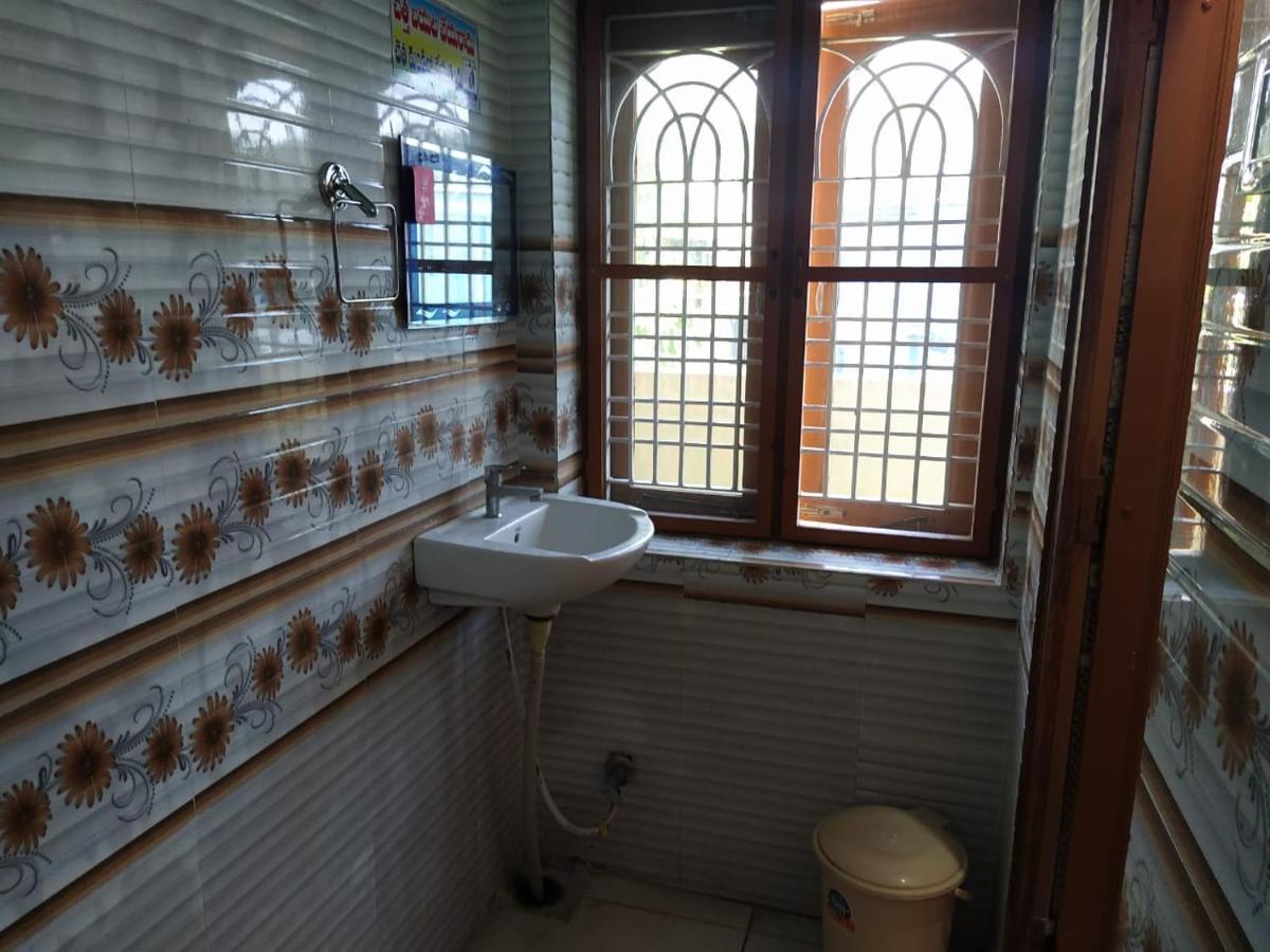 Prasanna Laxmi Residency Bhadrácsalam Kültér fotó