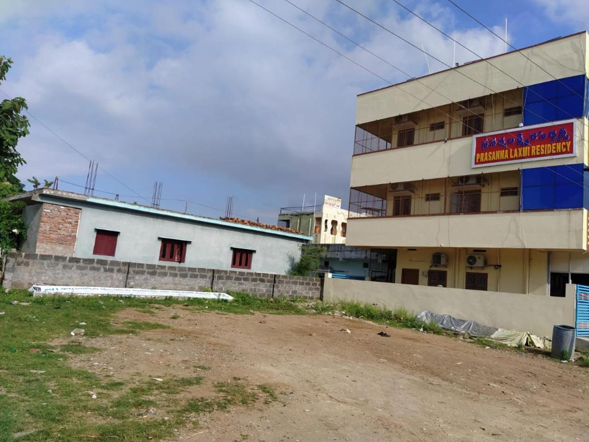 Prasanna Laxmi Residency Bhadrácsalam Kültér fotó